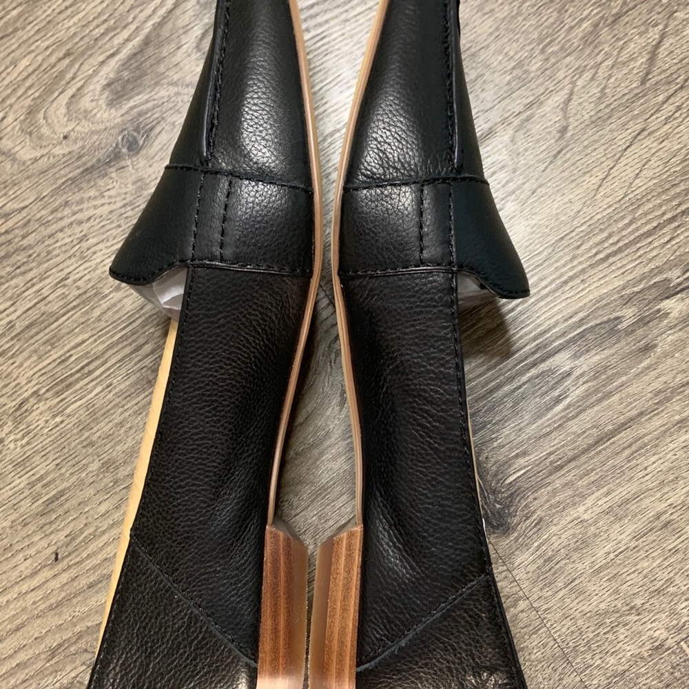 New Vince Camuto Flats - Picture 6 of 6